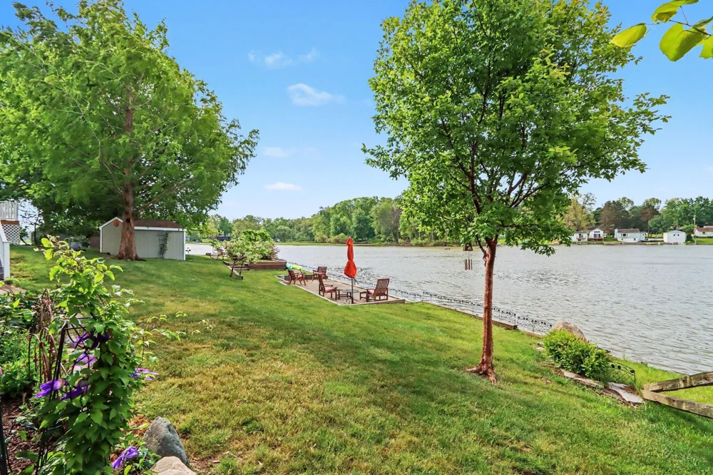 51509 Summit Street Paw Paw Township, MI 49079