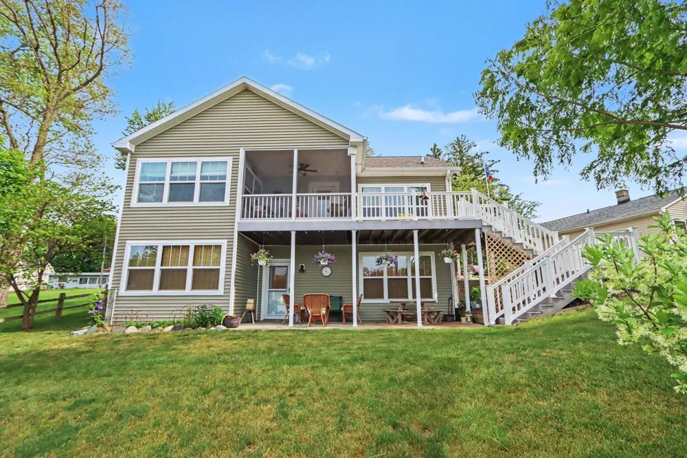 51509 Summit Street Paw Paw Township, MI 49079