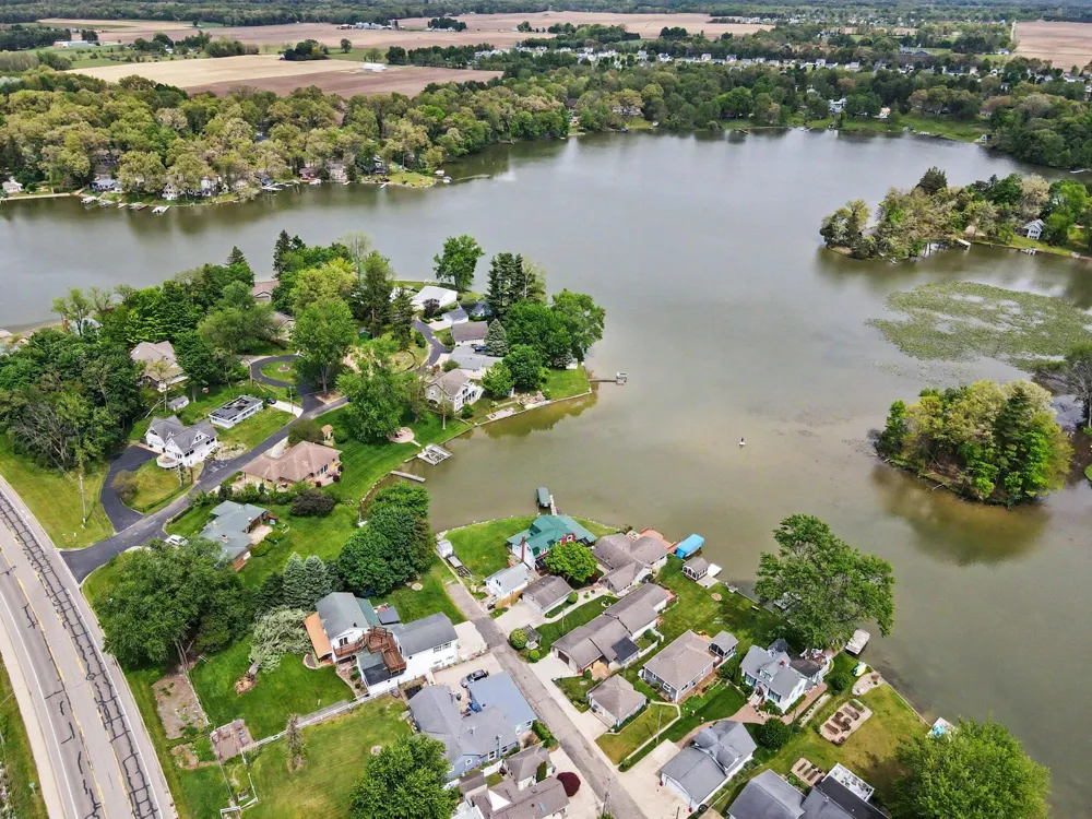 51509 Summit Street Paw Paw Township, MI 49079