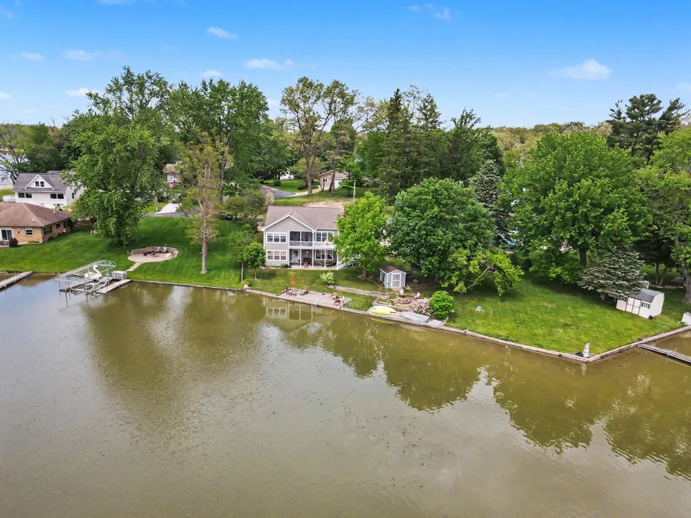51509 Summit Street Paw Paw Township, MI 49079