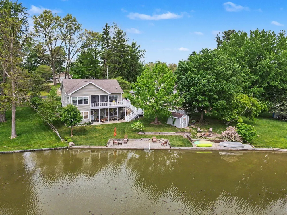 51509 Summit Street Paw Paw Township, MI 49079