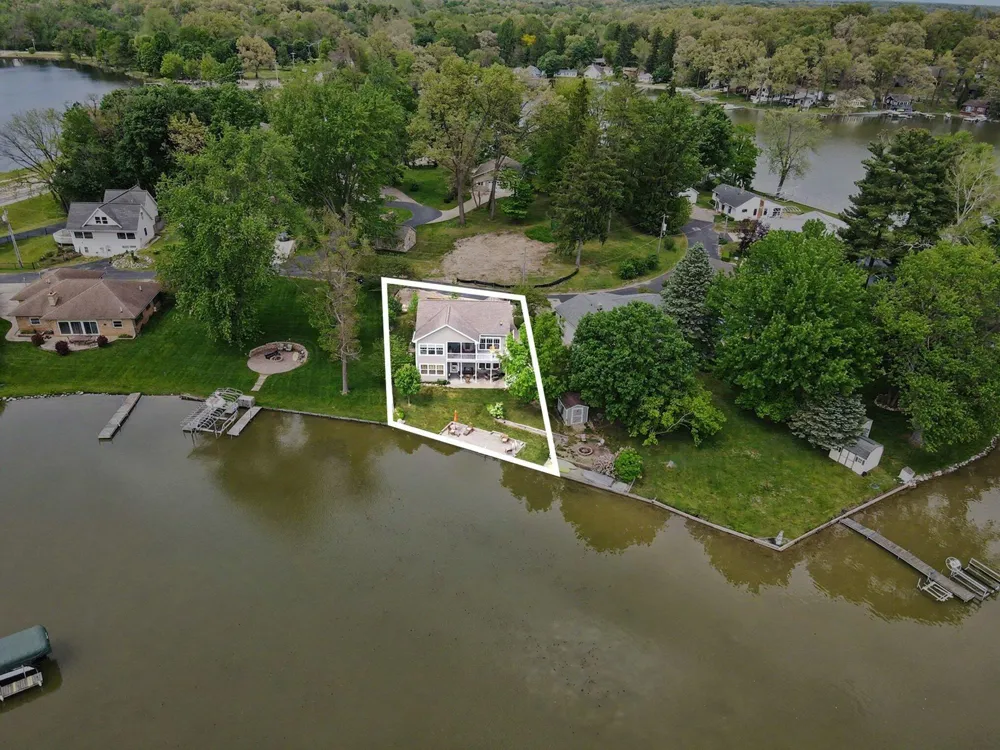 51509 Summit Street Paw Paw Township, MI 49079