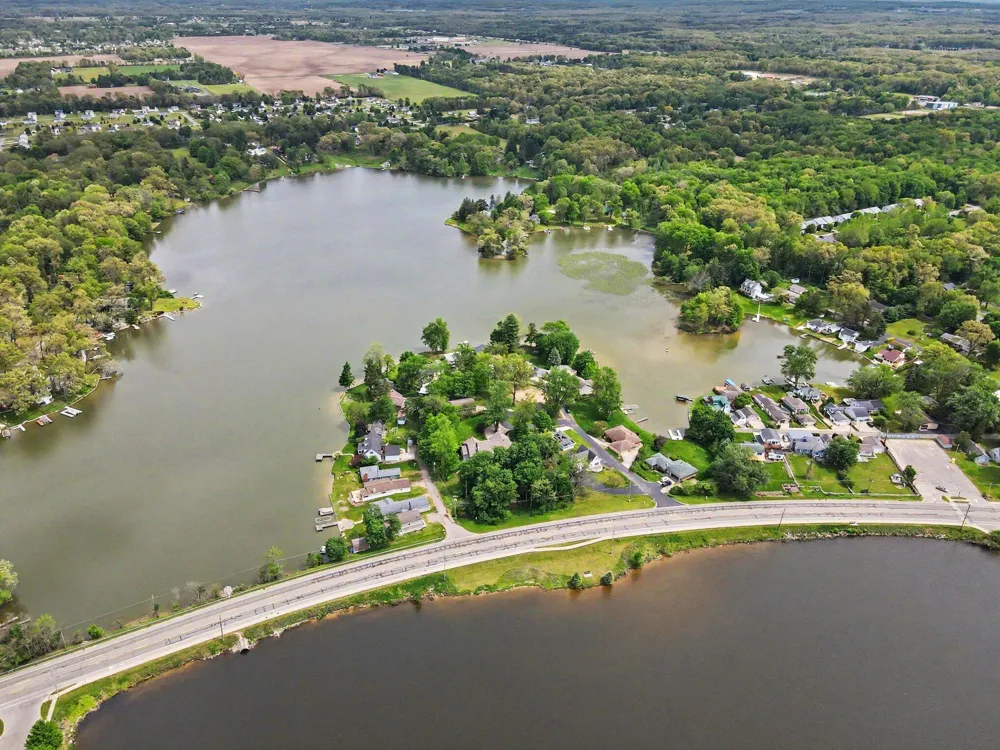 51509 Summit Street Paw Paw Township, MI 49079