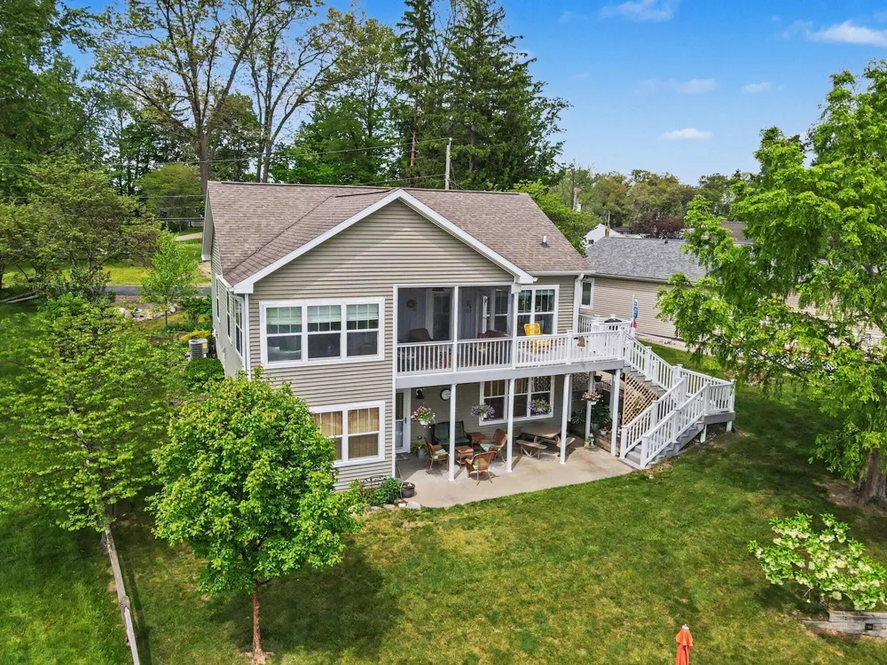 51509 Summit Street Paw Paw Township, MI 49079