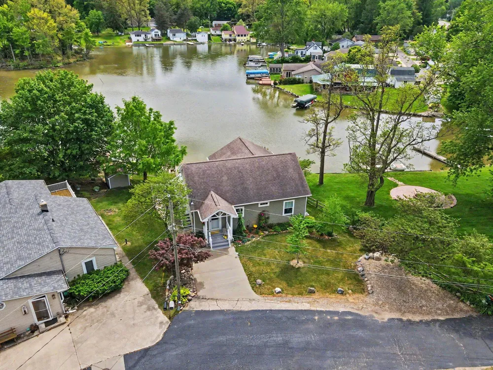 51509 Summit Street Paw Paw Township, MI 49079