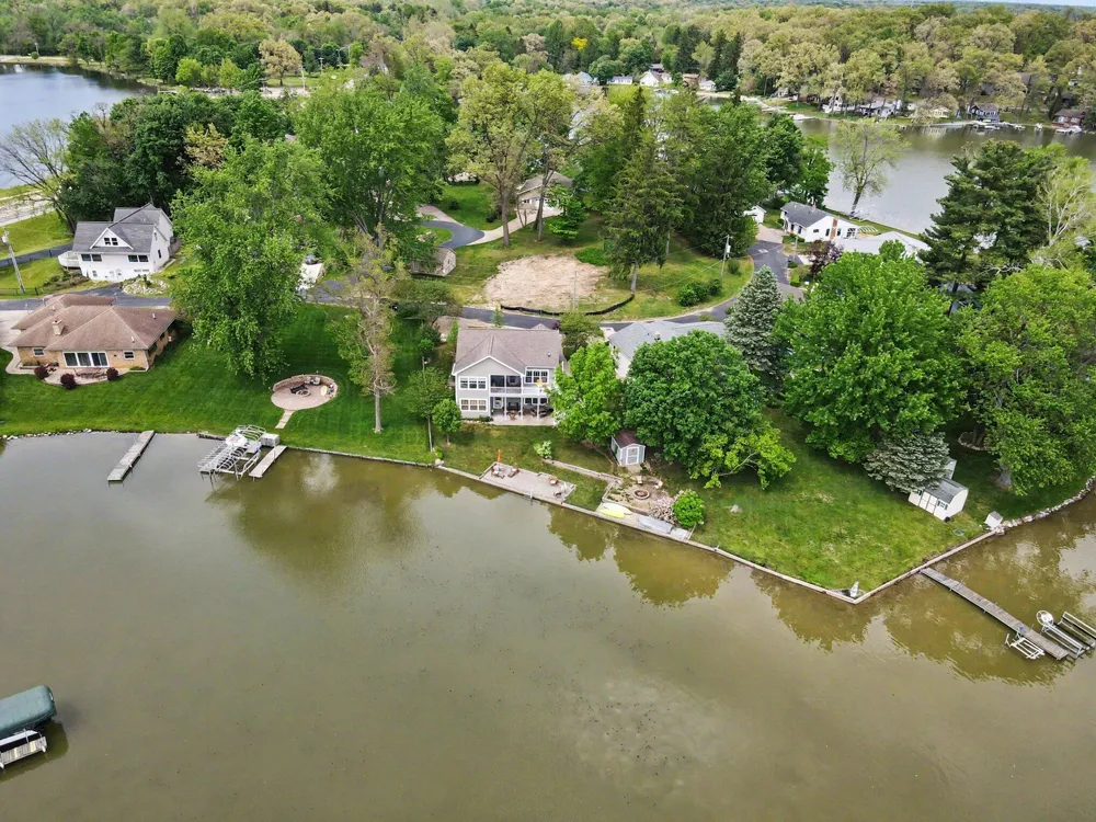 51509 Summit Street Paw Paw Township, MI 49079