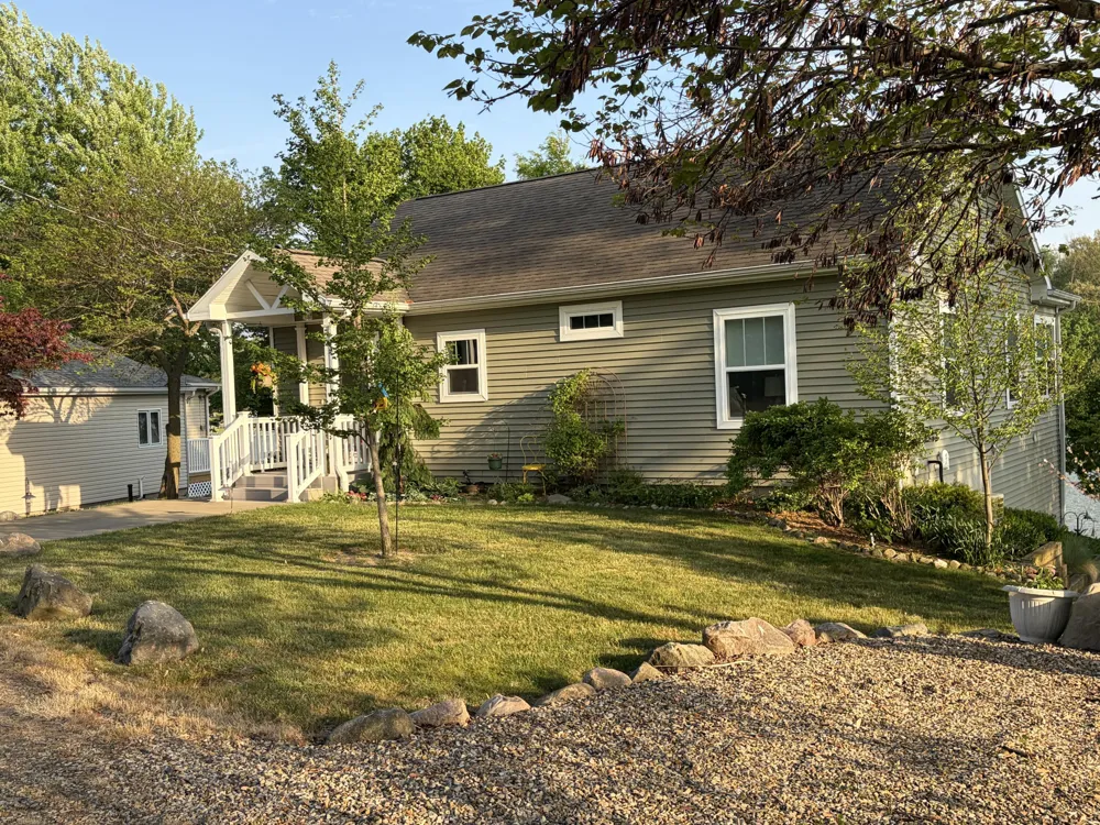 51509 Summit Street Paw Paw Township, MI 49079