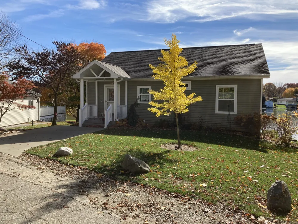 51509 Summit Street Paw Paw Township, MI 49079