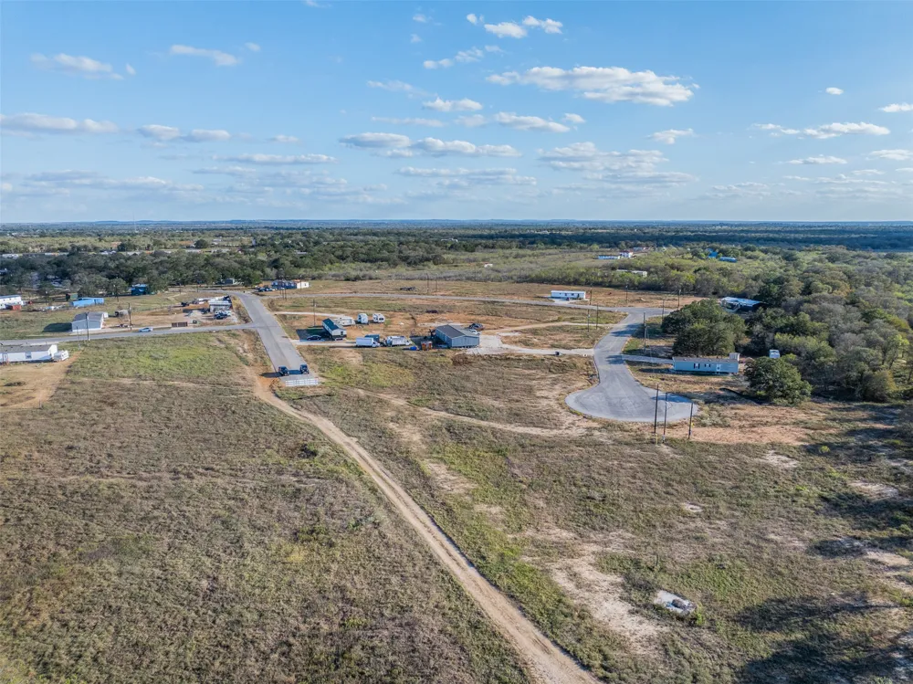 156 Grace Lane Dale, TX 78616