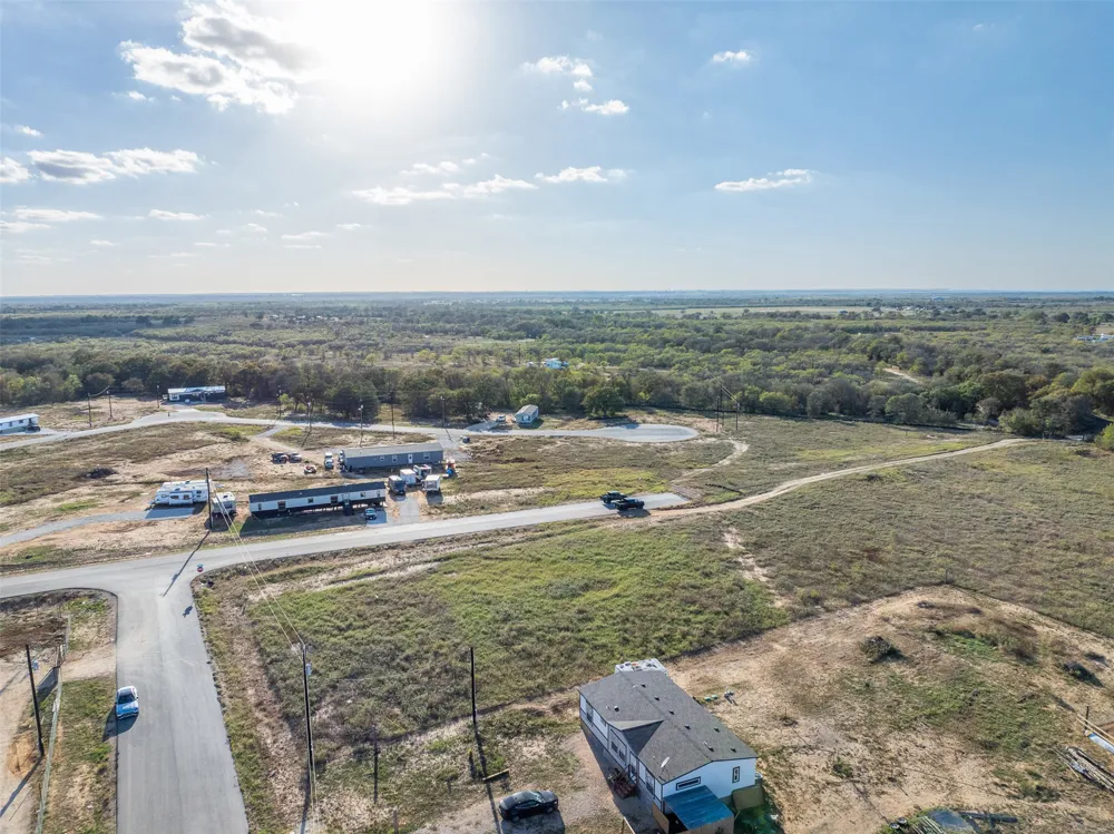 156 Grace Lane Dale, TX 78616