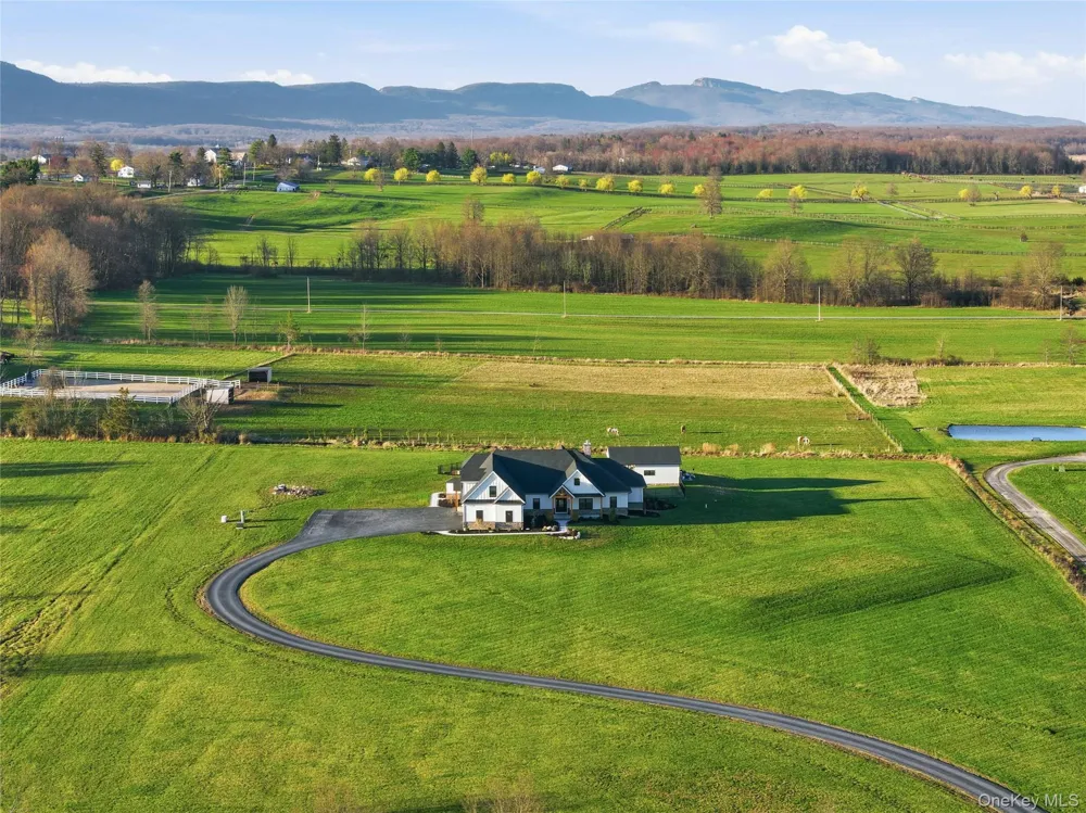 400 Bruyn Turnpike Wallkill, NY 12589