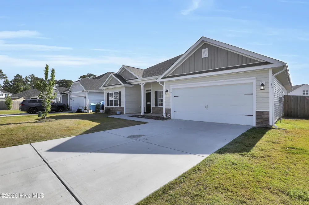 805 Washington Square Richlands, NC 28574