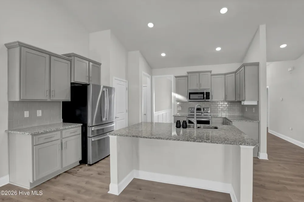 805 Washington Square Richlands, NC 28574