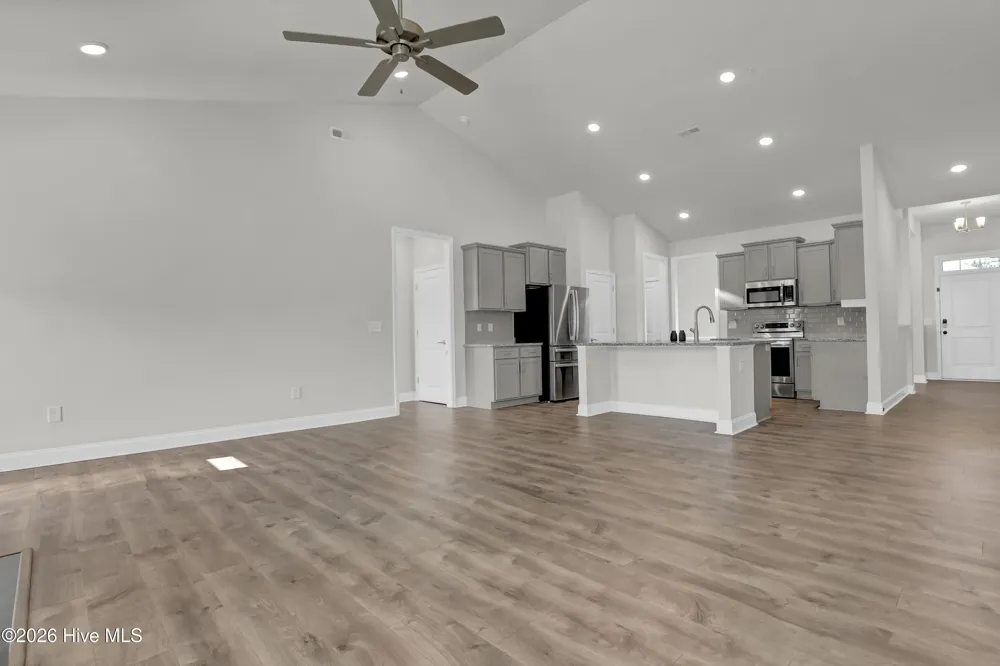 805 Washington Square Richlands, NC 28574