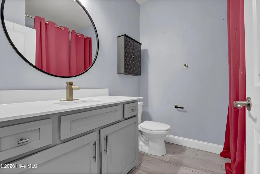 805 Washington Square Richlands, NC 28574