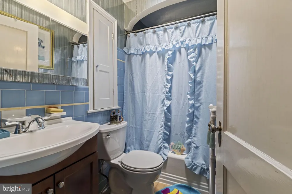 6023 13TH STREET Philadelphia, PA 19141