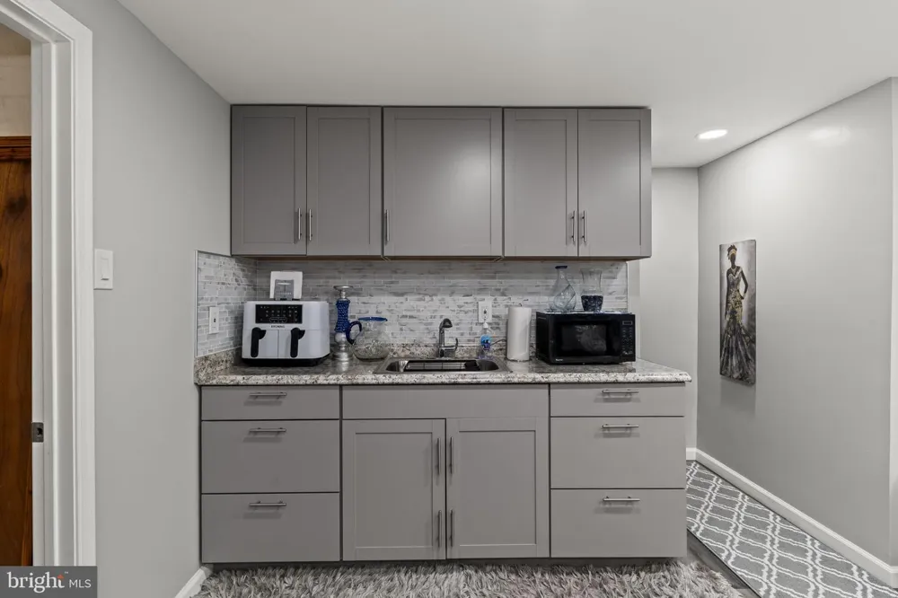 6023 13TH STREET Philadelphia, PA 19141