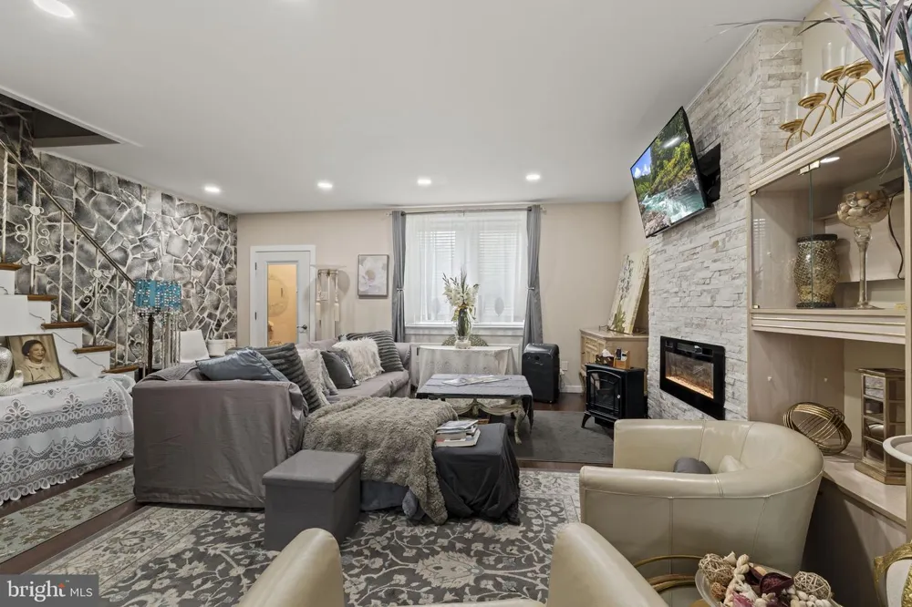 6023 13TH STREET Philadelphia, PA 19141