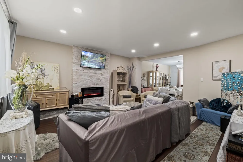 6023 13TH STREET Philadelphia, PA 19141