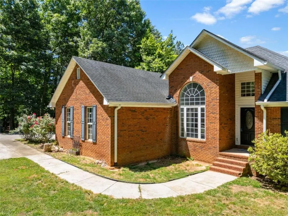 45 The Trail SE Lindale, GA 30147