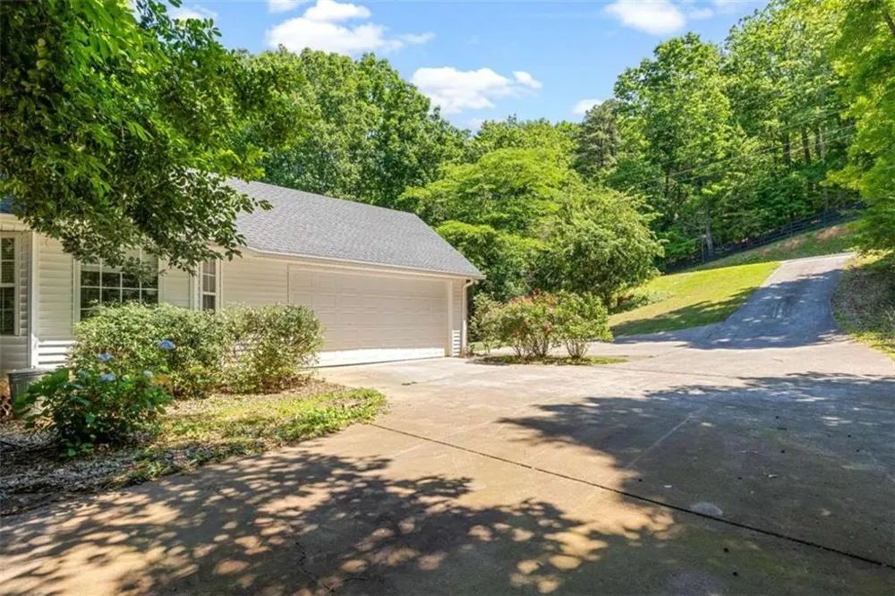 45 The Trail SE Lindale, GA 30147