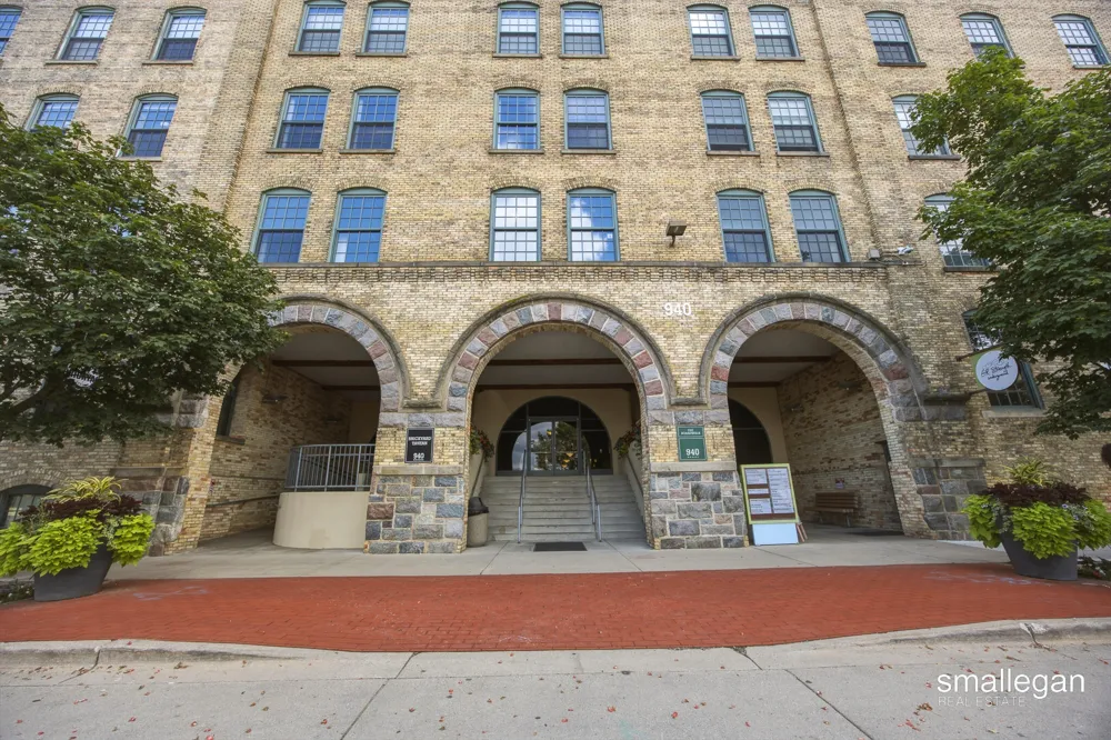 940 Monroe Avenue NW #444 Grand Rapids, MI 49503