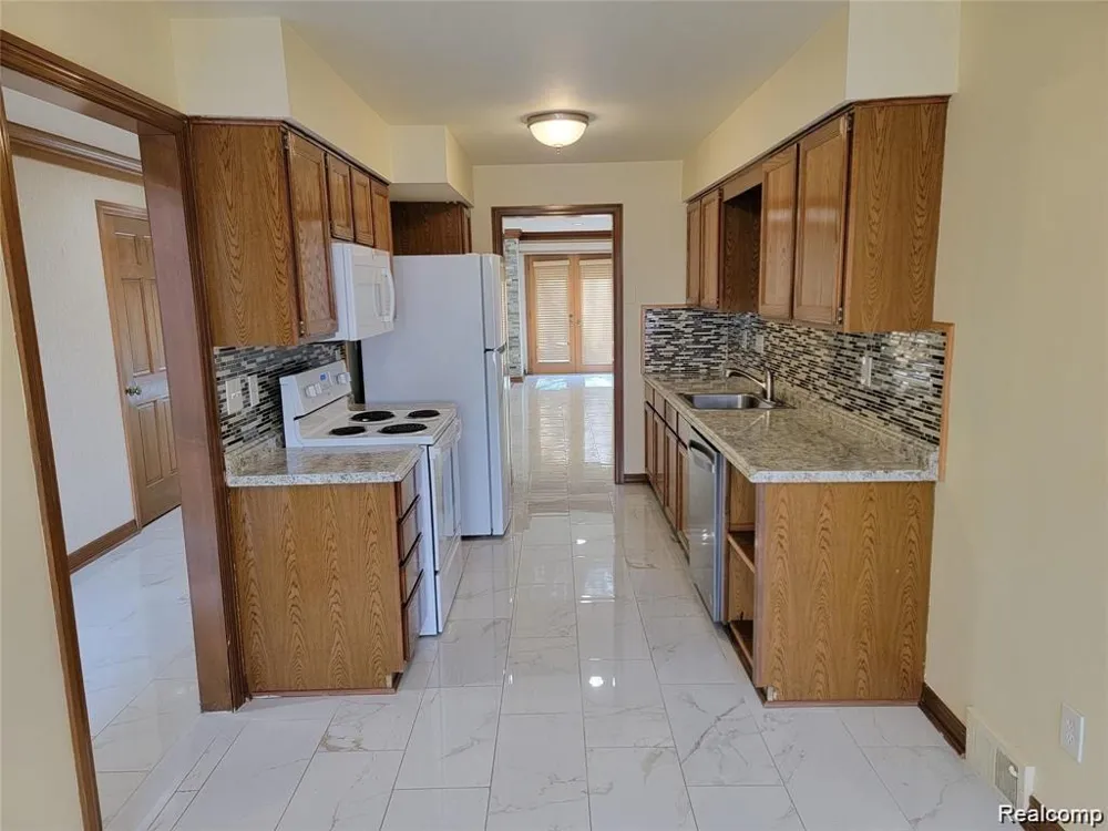 13 Timberlane Court Dearborn City, MI 48126