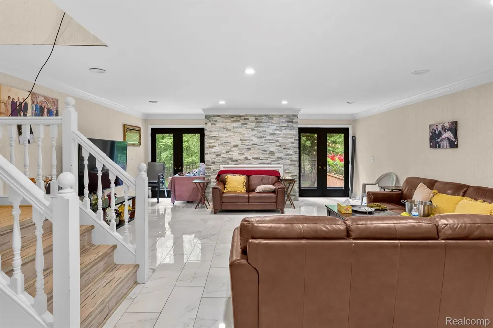 13 Timberlane Court Dearborn City, MI 48126