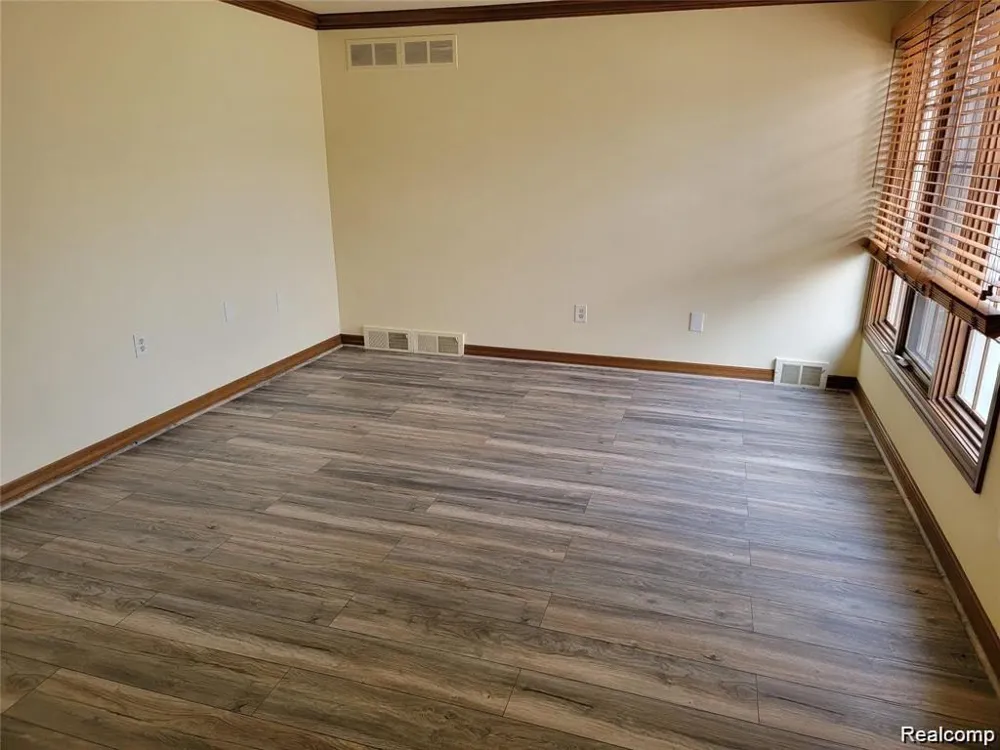 13 Timberlane Court Dearborn City, MI 48126