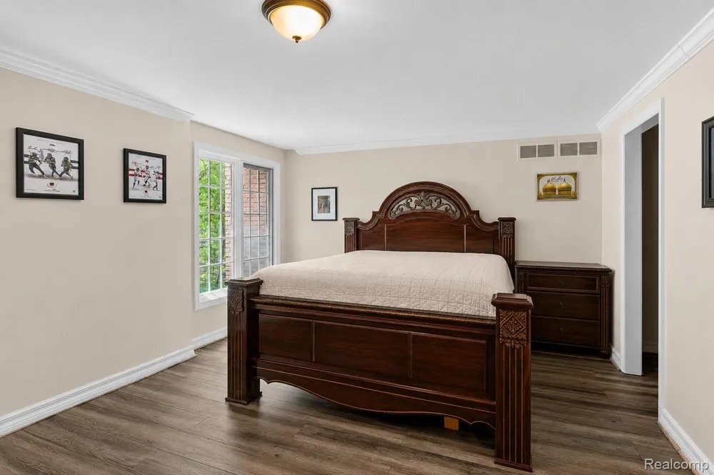 13 Timberlane Court Dearborn City, MI 48126