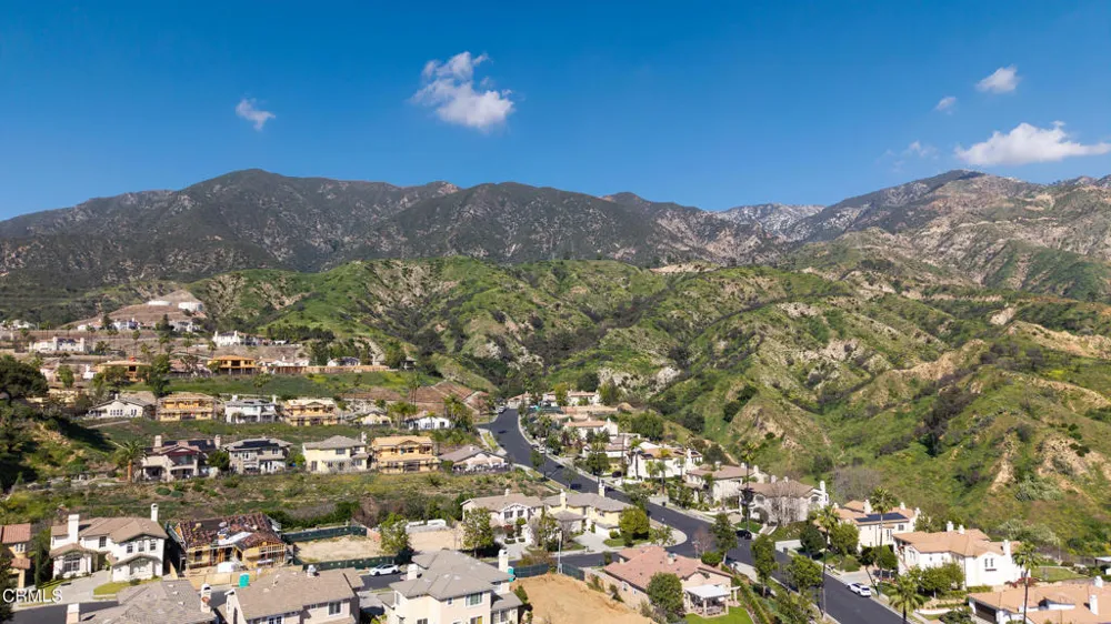 609 Hartwell Court Altadena, CA 91001