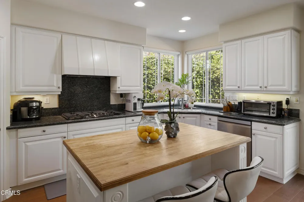 609 Hartwell Court Altadena, CA 91001