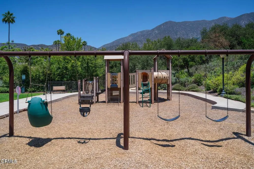 609 Hartwell Court Altadena, CA 91001