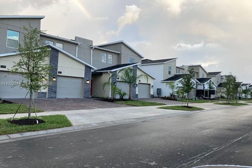 1171 CHALLENGE DR #1171 Davenport, FL 33896