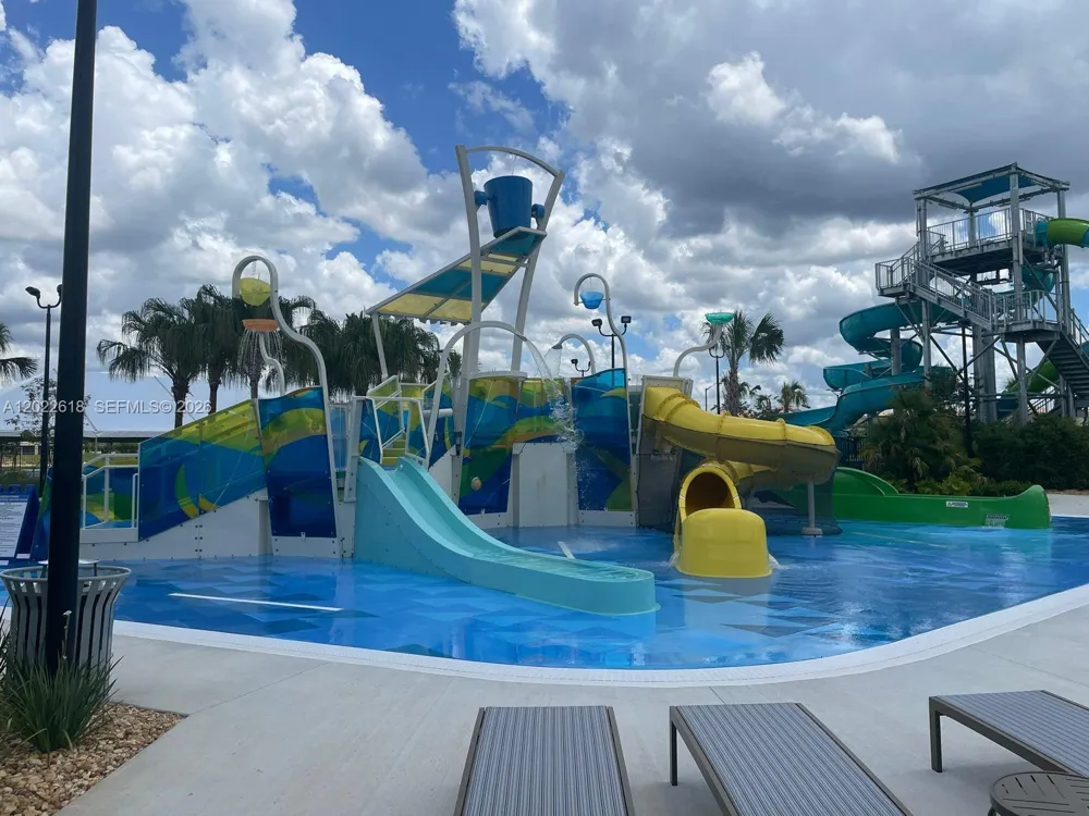 1171 CHALLENGE DR #1171 Davenport, FL 33896