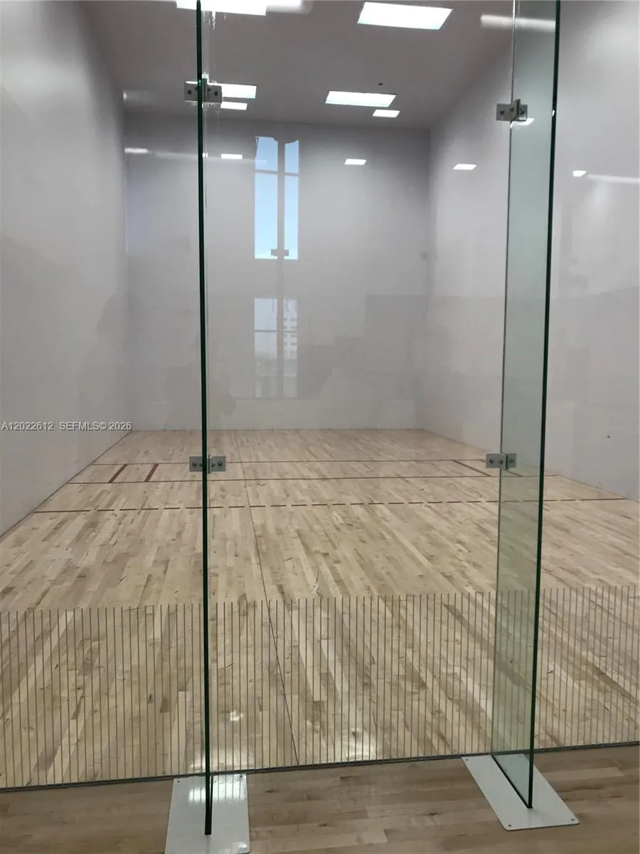 851 NE 1st Ave #207 Miami, FL 33132