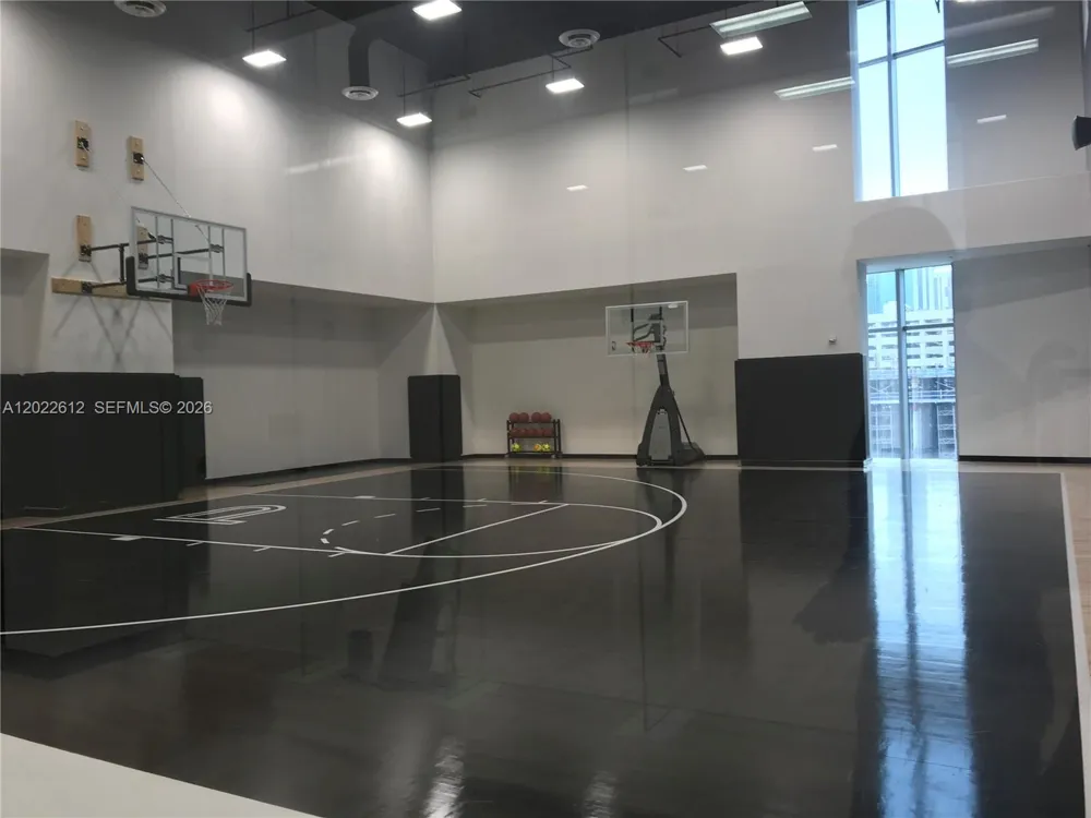 851 NE 1st Ave #207 Miami, FL 33132