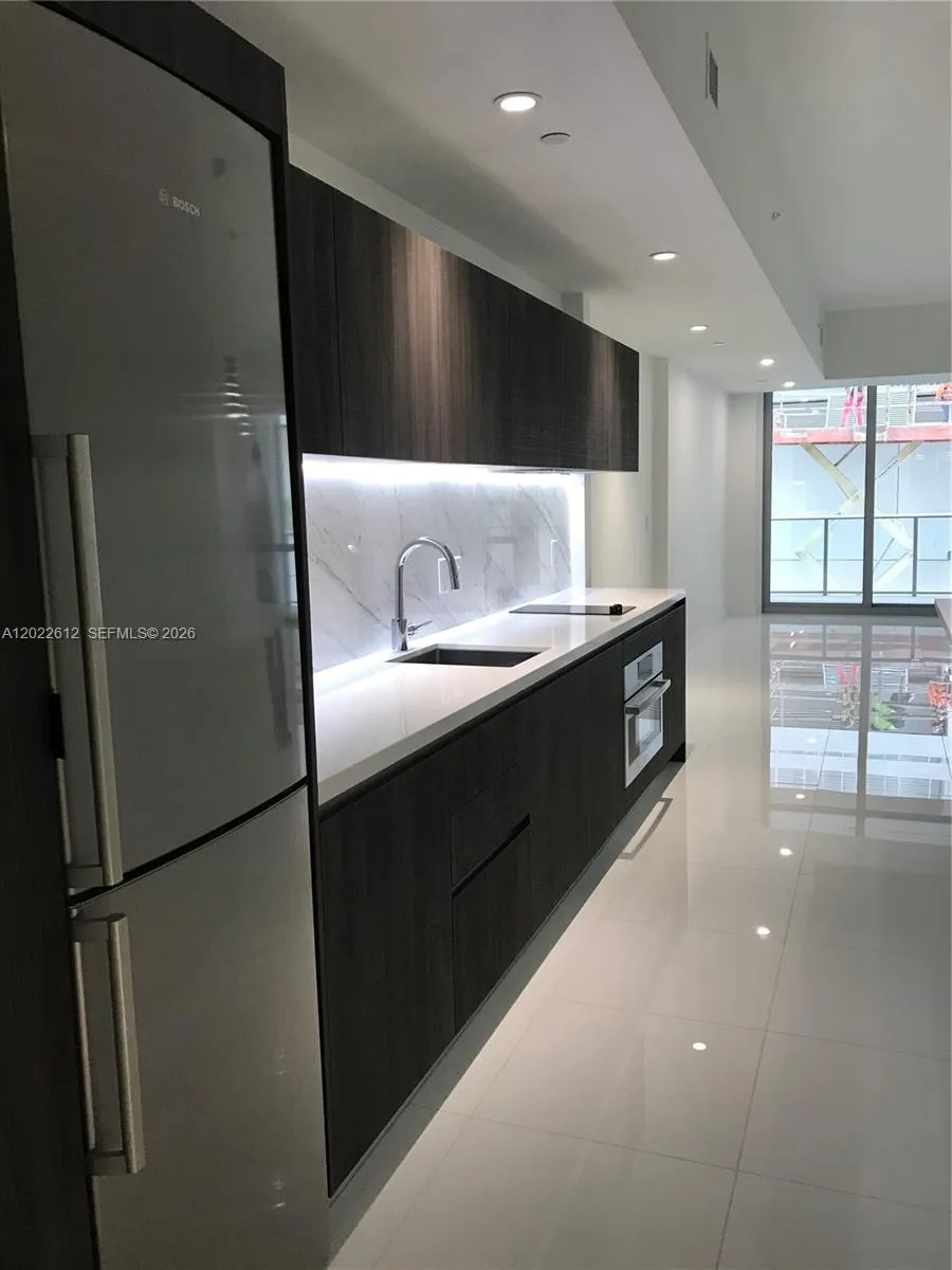 851 NE 1st Ave #207 Miami, FL 33132