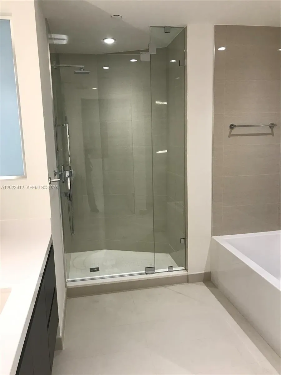 851 NE 1st Ave #207 Miami, FL 33132