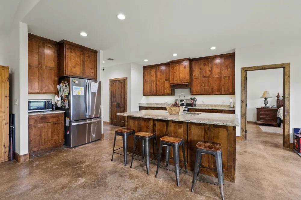 1350 County RD 4040 Road Ector, TX 75439