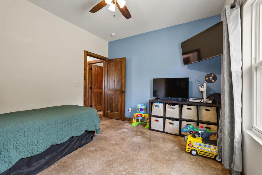 1350 County RD 4040 Road Ector, TX 75439