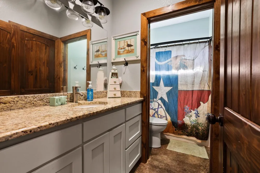 1350 County RD 4040 Road Ector, TX 75439