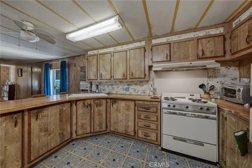 4246 2nd Avenue Lakeport, CA 95453