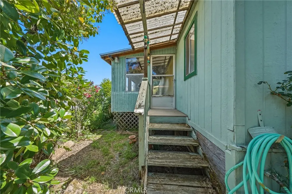 4246 2nd Avenue Lakeport, CA 95453