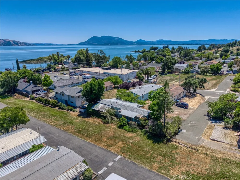 4246 2nd Avenue Lakeport, CA 95453