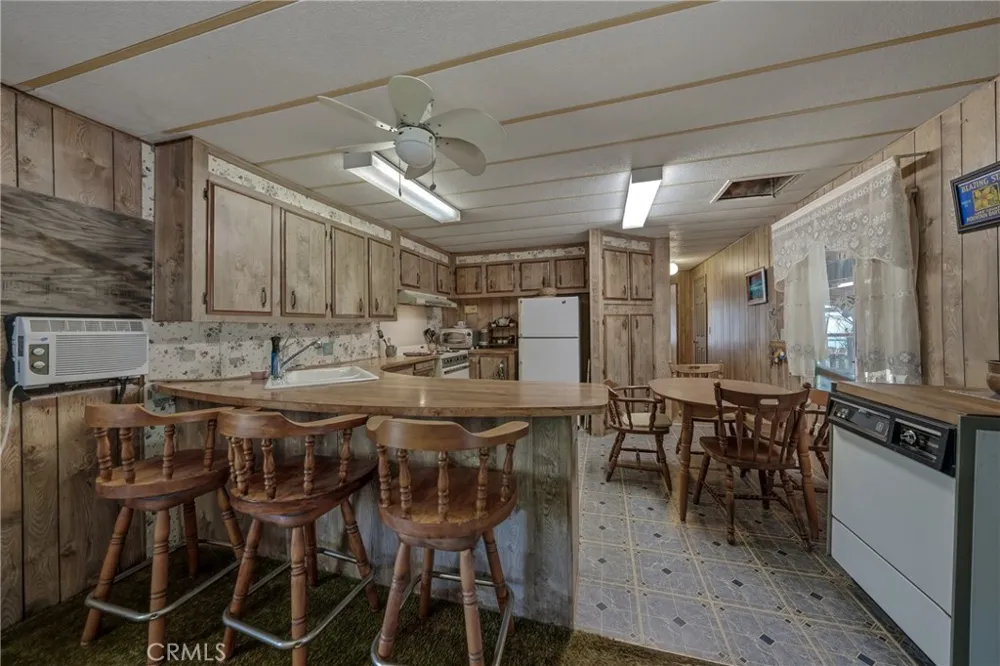 4246 2nd Avenue Lakeport, CA 95453