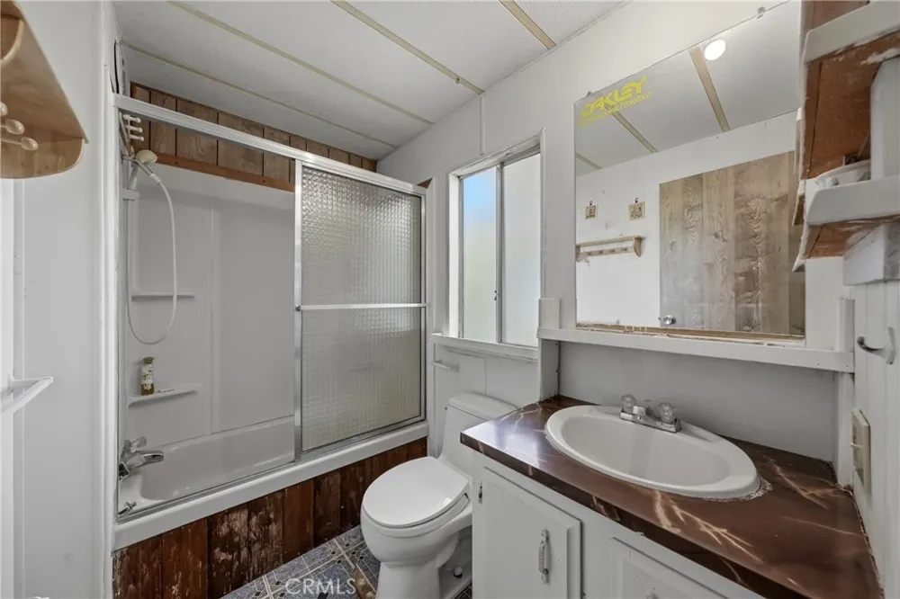 4246 2nd Avenue Lakeport, CA 95453