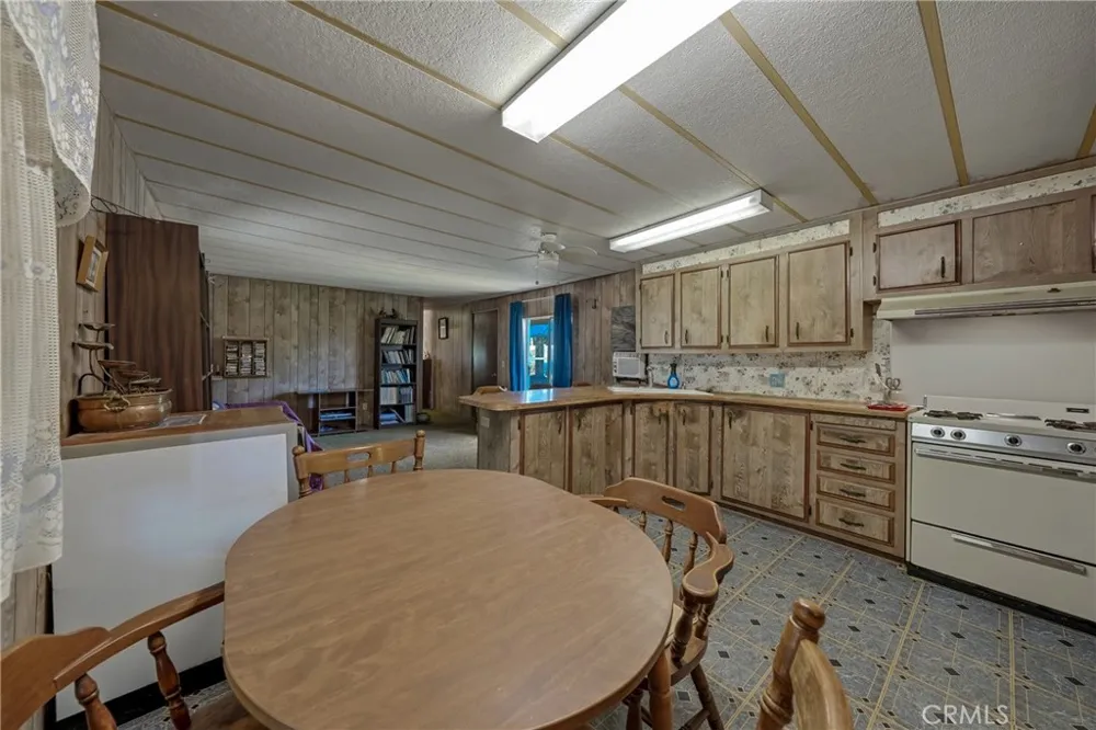 4246 2nd Avenue Lakeport, CA 95453