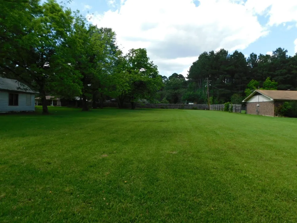 810 Baker Street Springhill, LA 71075