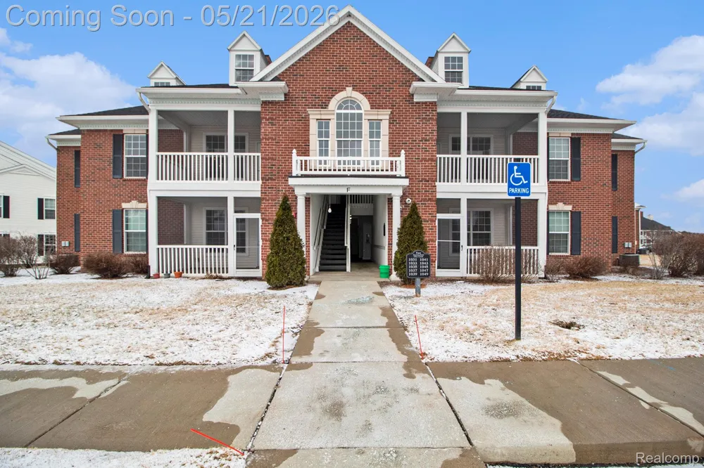 1043 E SUMMERFIELD GLEN CIRCLE Scio Township, MI 48103